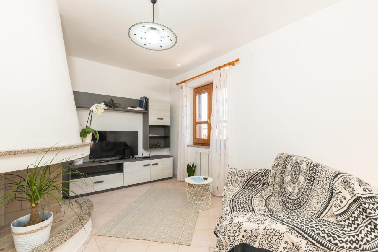 Apartmán Casa A Due Passi Dal Mare Àrbatax Exteriér fotografie